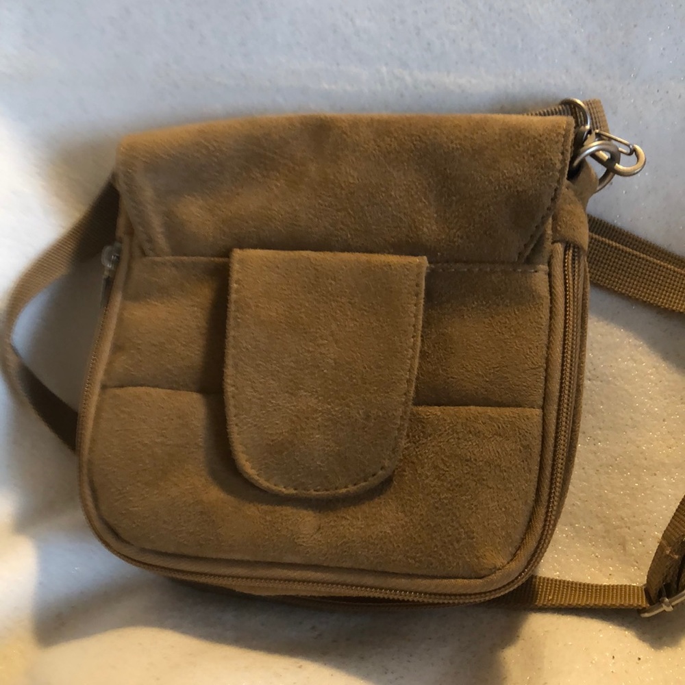 COPY - Bag over shoulder or can be used as fanny pack - Picture 6 of 6